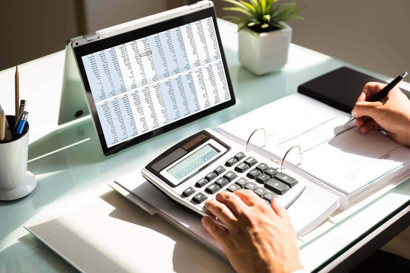 eCommerce Website Management Cost Estimator